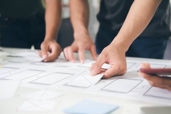 Quelles applications pour suivre l'évolution de la qualité de l'air extérieur sur un iPhone 11?